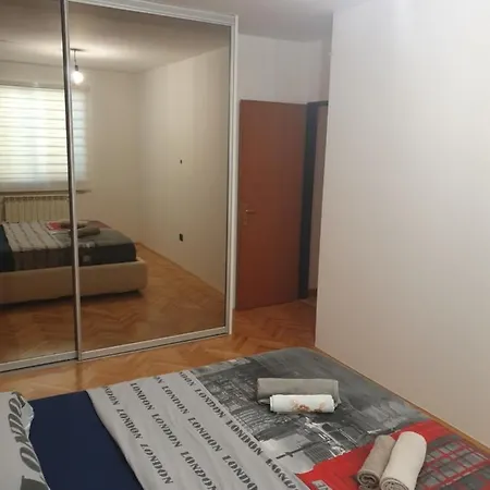 Apartment Cintya *