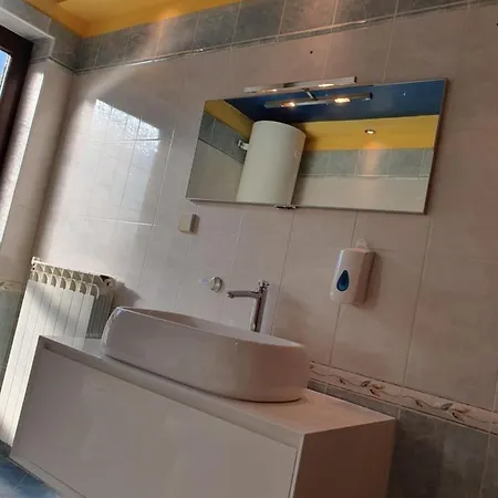 Apartment Cintya *
